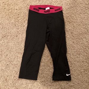 Nike pro cropped leggings